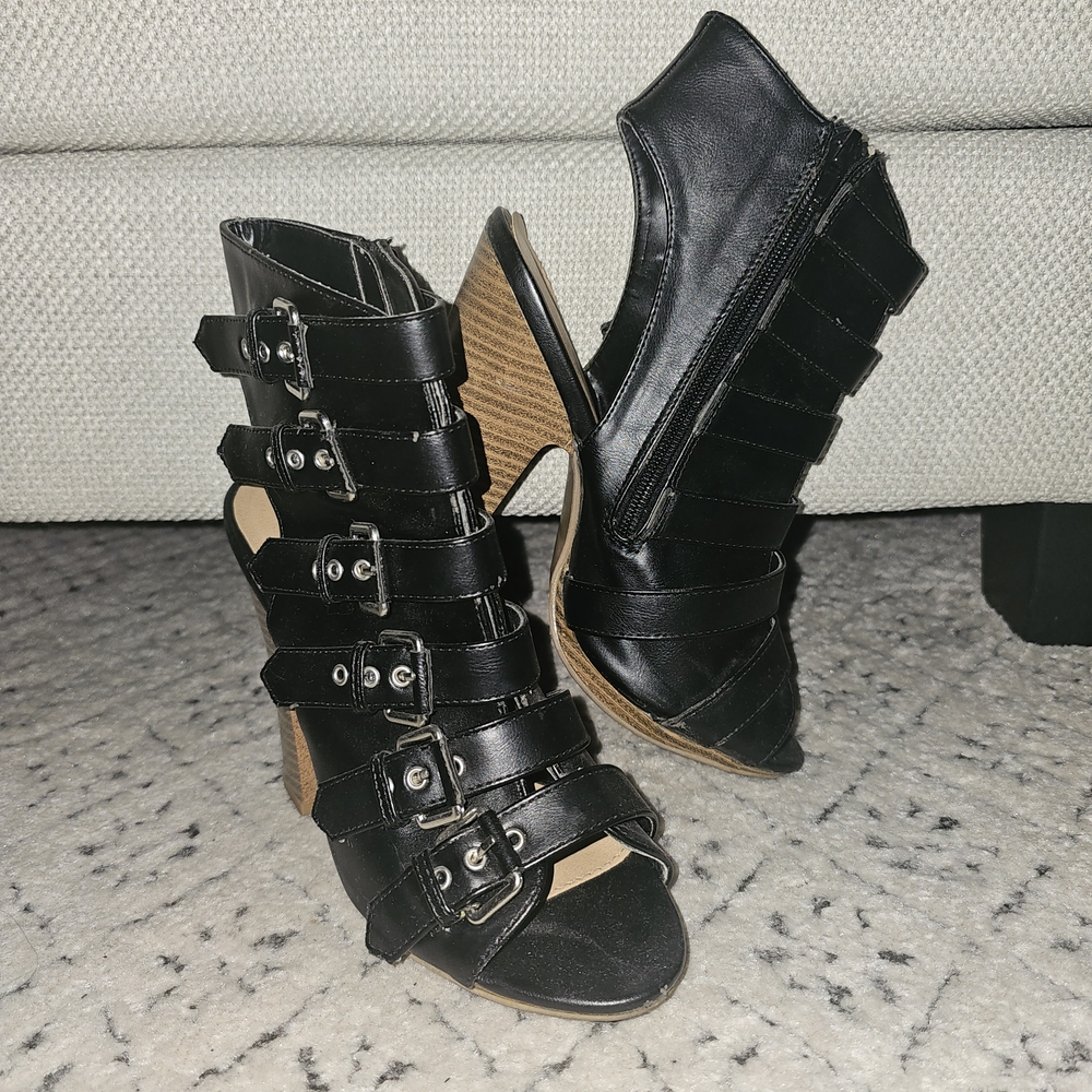 Wild Diva Black Buckle Booties - Picture 2 of 4